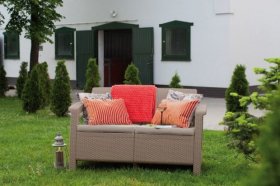 Диван пластиковый Корфу (Corfu love seat) капучино - песок в Ялуторовске - yalutorovsk.ok-mebel.com | фото 3